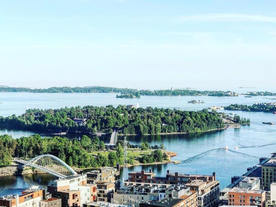 Luxury Skyscraper Apartment With Amazing View Over ヘルシンキ エクステリア 写真