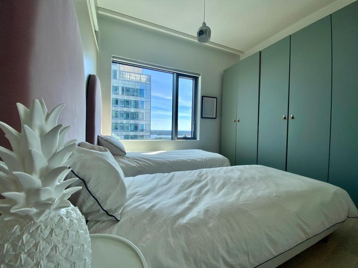 Luxury Skyscraper Apartment With Amazing View Over ヘルシンキ エクステリア 写真
